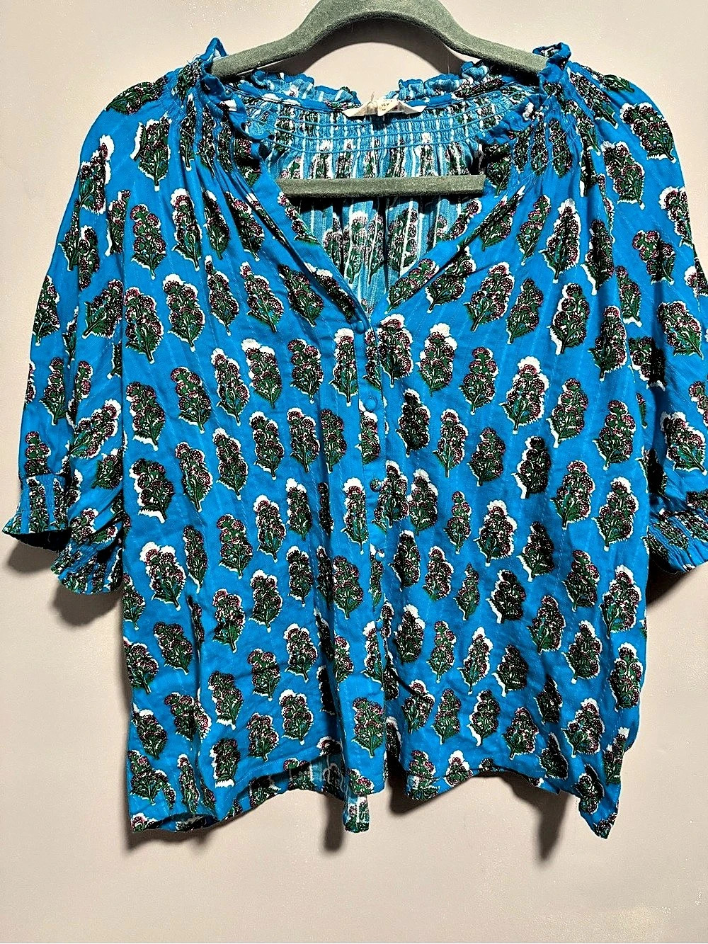 BODEN- Floral Peasant Button Down Blouse in Blue. Size 16/18